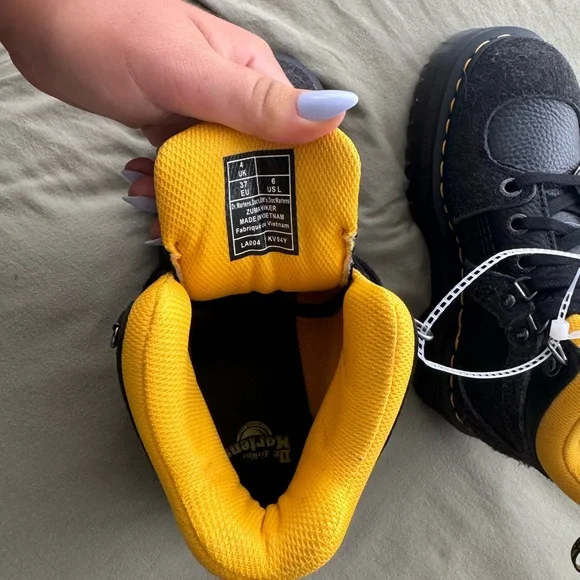 DOC MARTINS - Picture 3 of 8